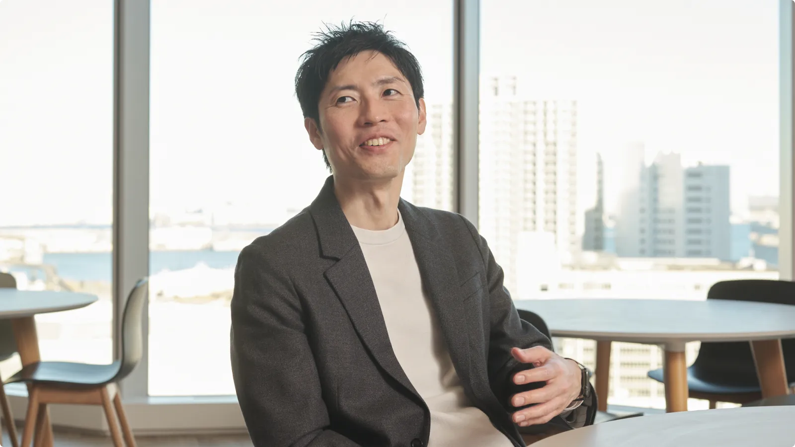 業務について語る安藤さん