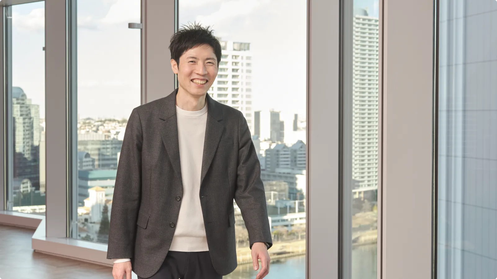 微笑む安藤さん