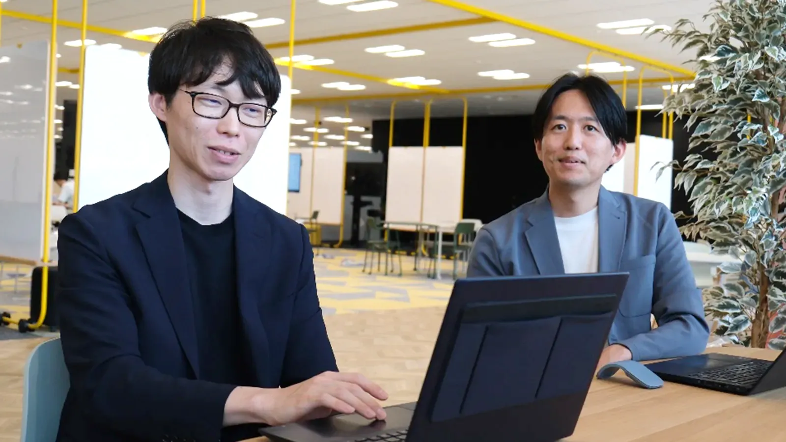 「マーケティングの民主化」を目指したいと語る2人