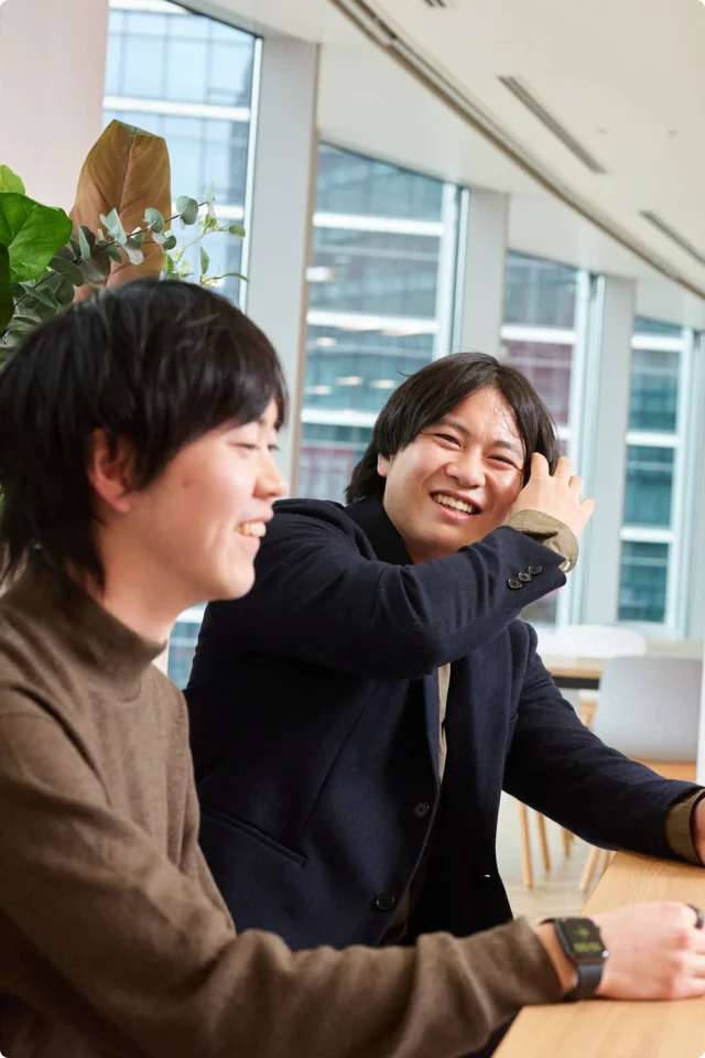 談笑する二人