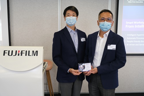 Yasuyuki Matsumoto (Left), Harry Chan, General Manager of Esker Asia (Right)
